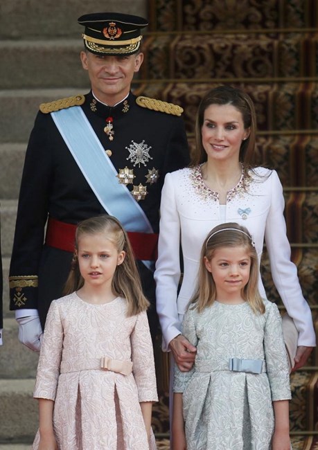 Felipe VI, Letizia, e as filhas, Leonor e Sofia