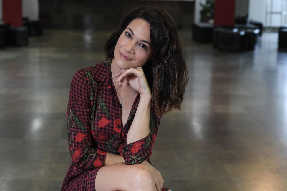 Paula Neves