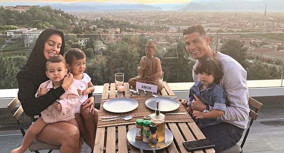 Cristiano Ronaldo, Georgina e os três filhos mais novos