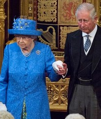 Rainha Isabel II homenageada pelo filho Rei Carlos III