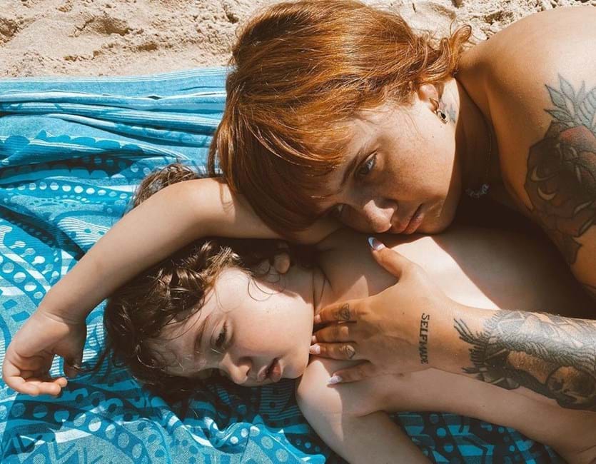 Carolina Deslandes com o filho mais velho, Santiago