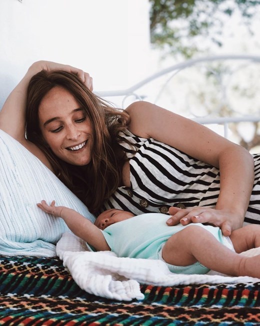 Sara Prata e a pequena Amélia