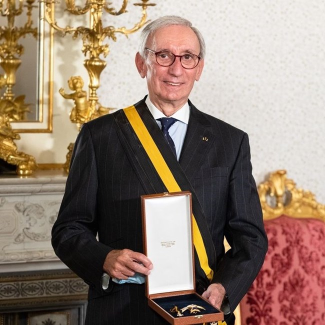 Júlio Isidro
