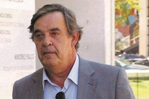 Miguel Sousa Tavares faz despedida polémica no jornal 'A Bola'