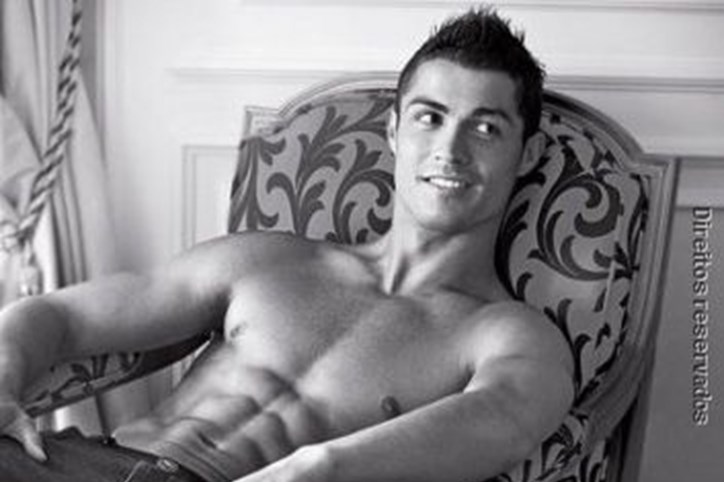 Ronaldo Escultural Para A Armani A Ferver Vidas