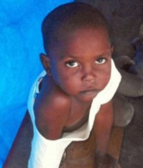 Angelina queria adoptar Lia há um ano