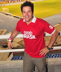 Murilo Benício assume namoro