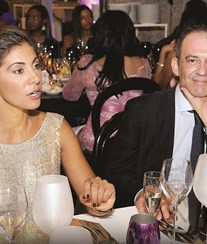 José Alberto protege namorada