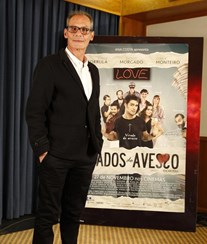 Ator vende casas