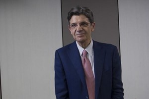 Carrilho afasta magistrada