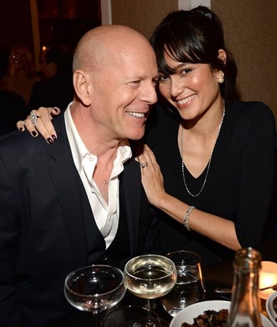 Mulher de Bruce Willis pede “espaço”