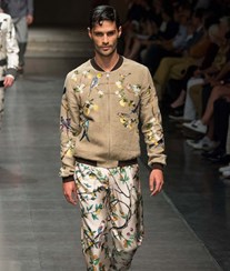 Modelo português desfila para a D&G