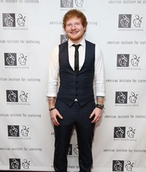 Ed Sheeran ajuda amigo a pagar empréstimo