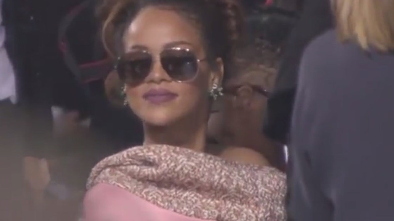 Rihanna na Semana da Moda de Paris