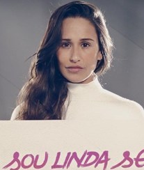 Famosas mostram-se sem maquilhagem