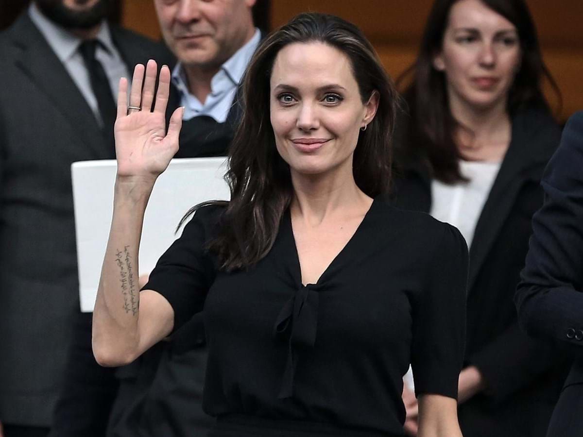 Angelina soma casos amorosos após divórcio de Brad Pitt - a Ferver