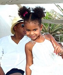 Jay-Z e filha dançam ao som de Beyoncé