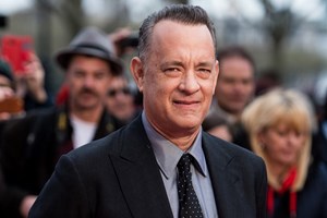Tom Hanks recorda sintomas de Covid-19: “Tinha dores horríveis” 