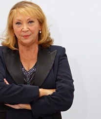 Ana Bola revoltada com salários milionários do setor televisivo