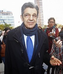 Carlota "manipulada" por Carrilho