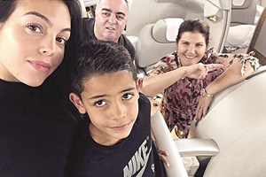 Dolores provoca Gio e leva resposta 