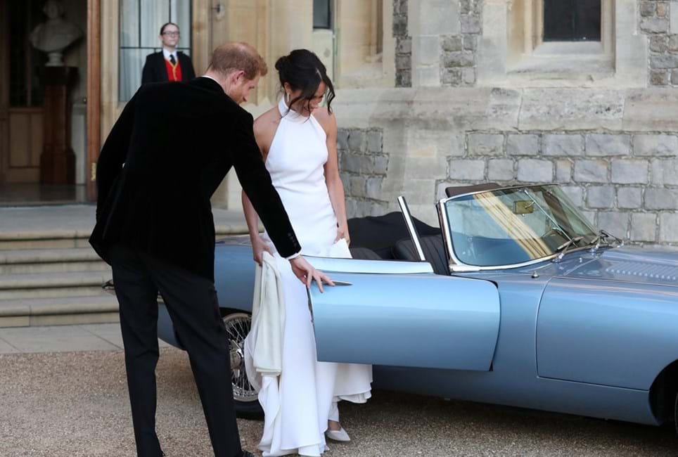 Harry Meghan a caminho do copo de água após o casamento