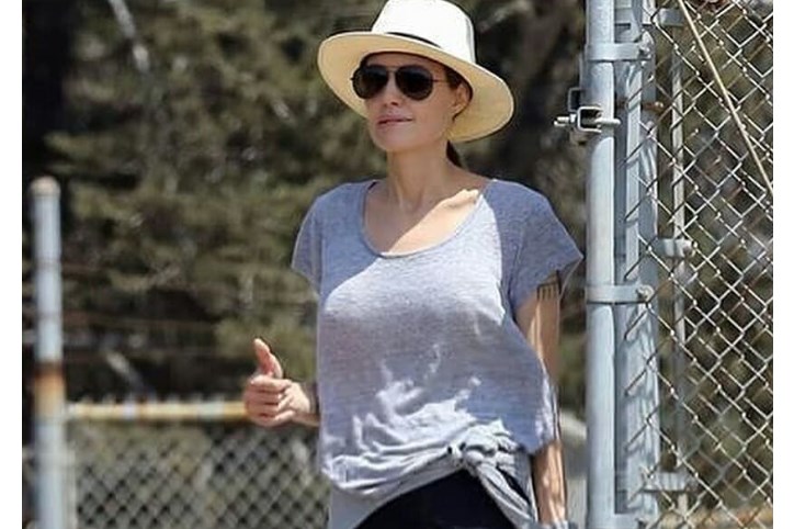 Angelina Jolie choca com magreza extrema