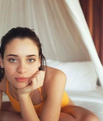 Daniela Melchior sensual desfruta do sol na Tailândia