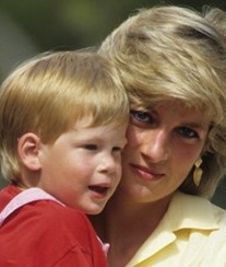Vidente afirma: "O espírito de Diana sabe que o bebé de Harry e Meghan é um rapaz"