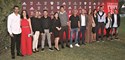 O treinador do Benfica, Bruno Lage, com  a mulher, Maria Campos, e um grupo de familiares, amigos e elementos da equipa técnica