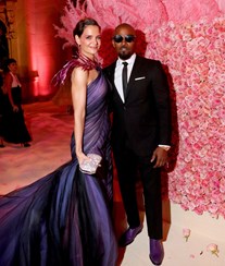 Oficial: Katie Holmes assume namoro com Jamie Foxx