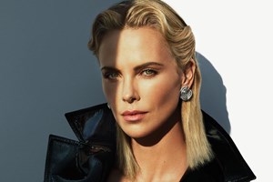 Charlize deixou Brad Pitt e já tem um novo amor