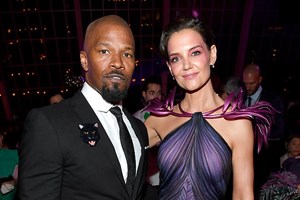 Katie Holmes e Jamie Foxx assumem romance na Met Gala