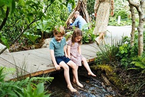 Kate Middleton fez visita secreta a jardim com os filhos George e Charlotte 