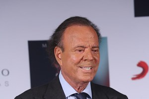 Tribunal examinará processo de paternidade contra cantor Julio Iglesias, Música