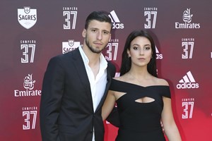 Glamour em noite à Benfica