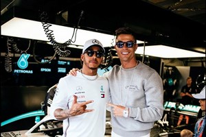 Ronaldo brilha ao lado de Lewis Hamilton em Monte Carlo