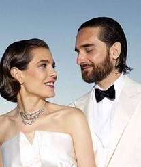 Charlotte usa colar de diamantes da avó Grace Kelly no casamento