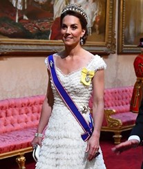Kate Middleton faz homenagem a Princesa Diana