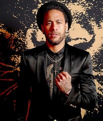 Revelada nova troca de mensagens entre Neymar e brasileira que o acusa de violação