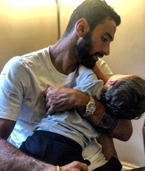Rui Patrício em momento de ternura com o filho 