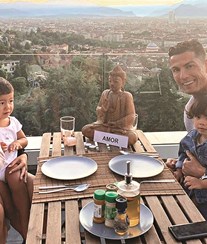 Família de Cristiano Ronaldo dividida nas férias 