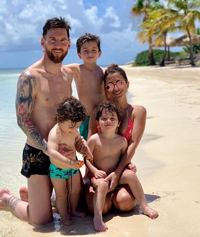 Lionel Messi desfruta de férias paradisíacas com a família 