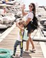 Família descansa no calor de Menorca  