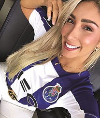 Mulher de Uribe é a nova musa do dragão