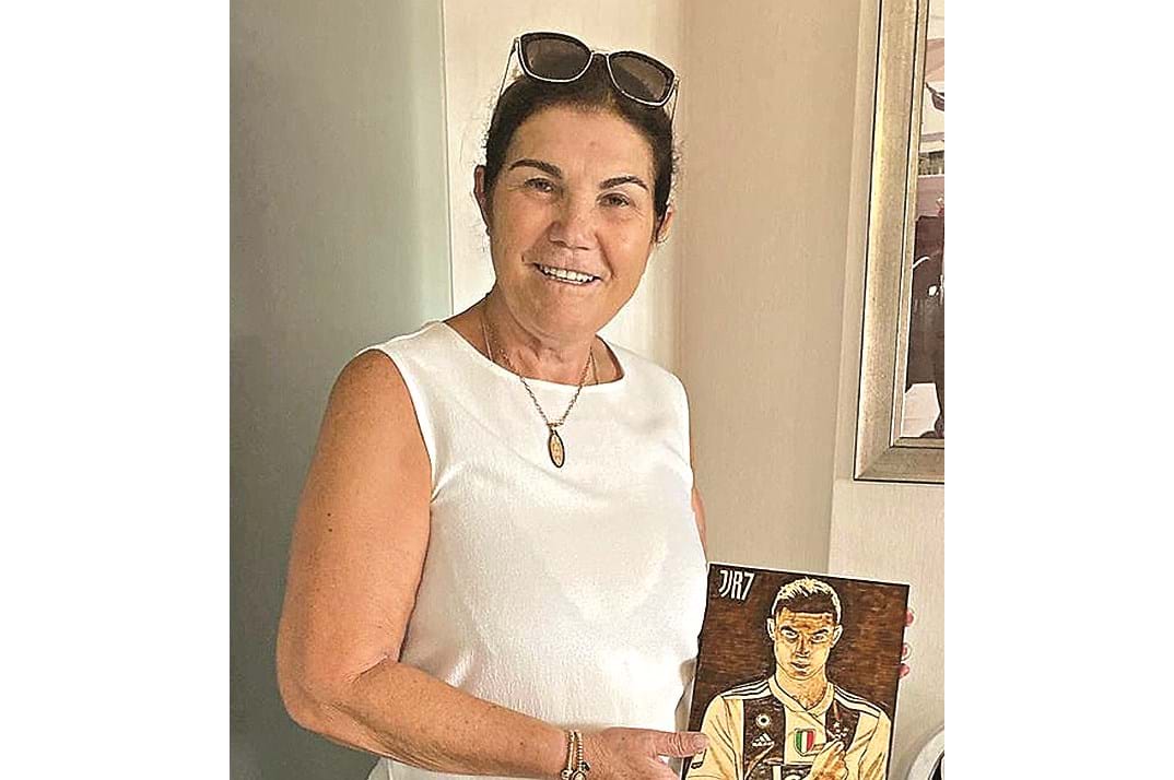 Dolores Aveiro surge visivelmente mais magra