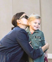 Irina Shayk mostra-se cúmplice com a filha Lea de Seine