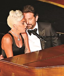 Lady Gaga fala sobre romance com Bradley Cooper: "Foi tudo planeado"