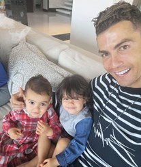 Cristiano Ronaldo "apaixonado" pelas meninas da família 