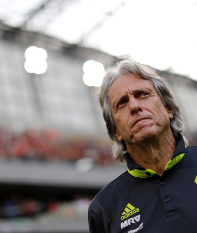 Jorge Jesus despede-se dos amigos e volta para os braços da mulher